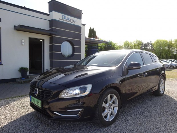 Volvo V60 2.4 D [D6] Phev AWD Momentum Geartron...